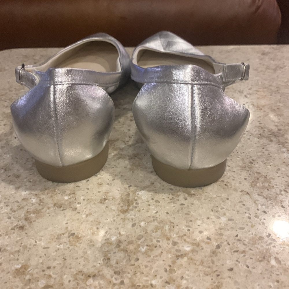 NWOT Paul Green Super Soft Silver Leather Ballet flats Size 9.5 - Picture 10 of 10